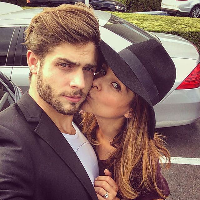 Quizá falta un rato para que haya casamiento, pero de que hay amor, no tenemos duda.