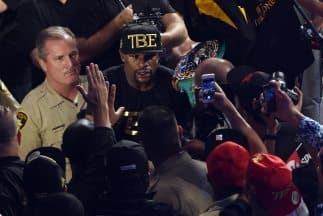 Mayweather se gasta $25 mil y no deja propina