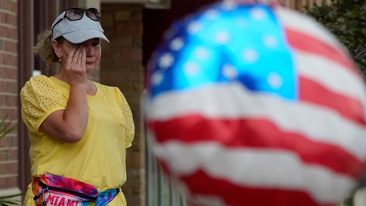 <b>A unos días</b> de los hechos violentos, las 
<b>heridas físicas y emocionales</b> siguen frescas para los asistentes del desfile, que vivieron momentos de 
<b>terror y caos</b> la mañana del lunes.
<br>