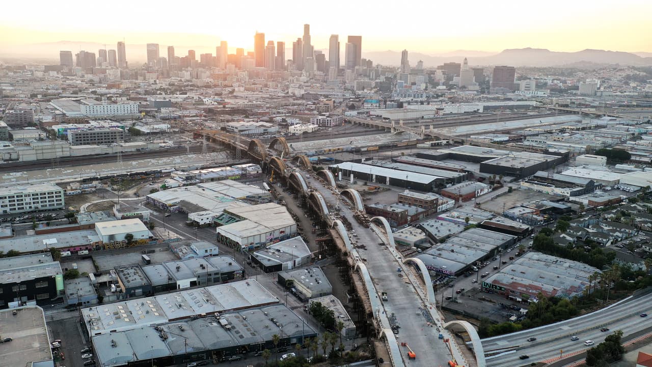 "Es un evento histórico": inaugurarán viaducto que conecta al centro de Los Ángeles con Boyle Heights