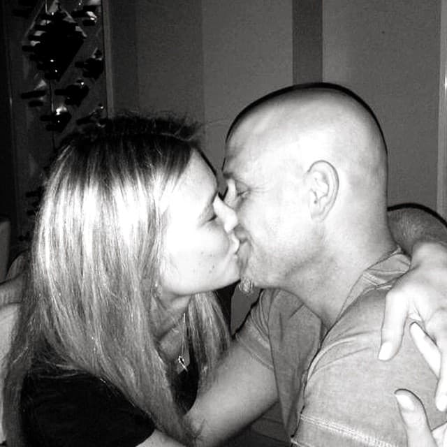 Las fotos más románticas de Bar y Adi.