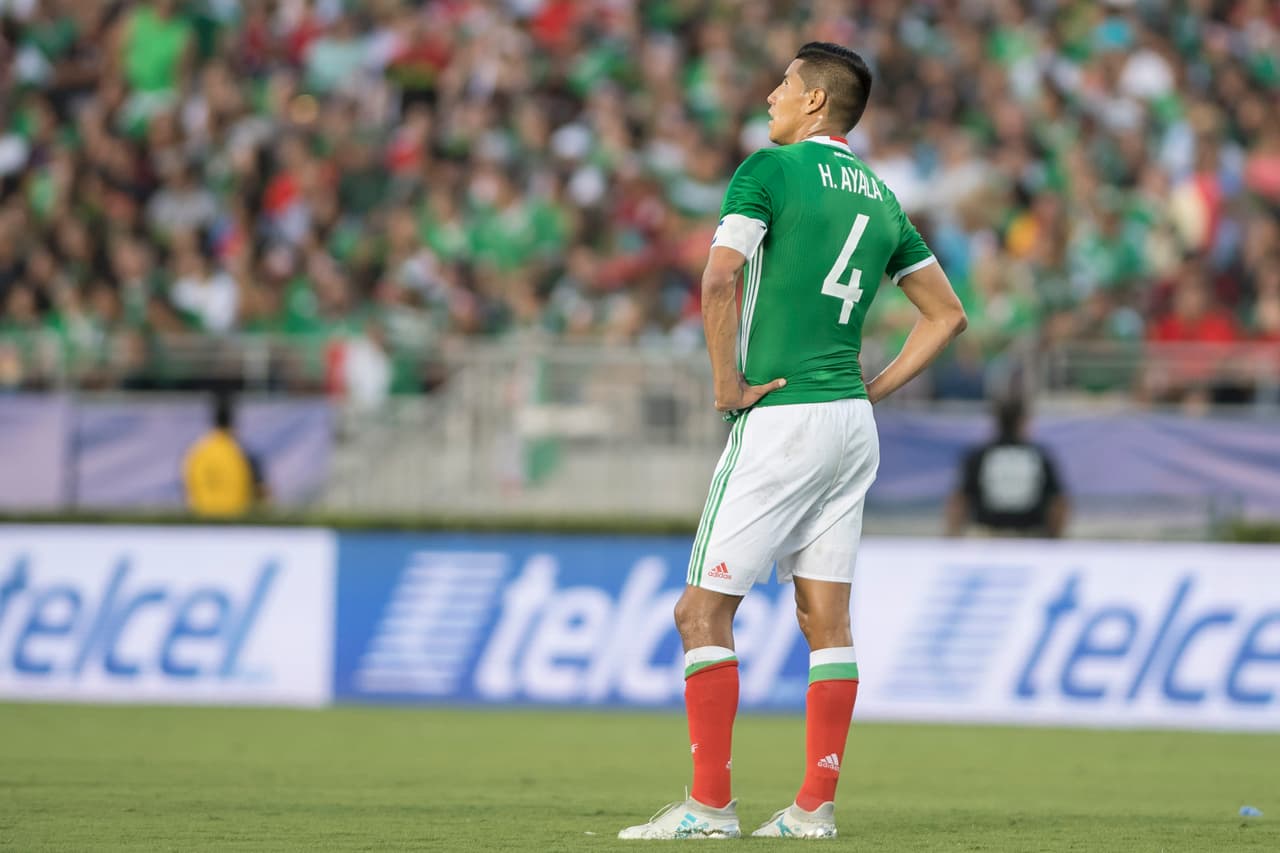 Hugo Ayala y su solvencia, y experiencia es una buena carta para Osorio en el Tri. Además de su versatilidad, lo podemos ver en la defensa central tanto como en la lateral izquierda.