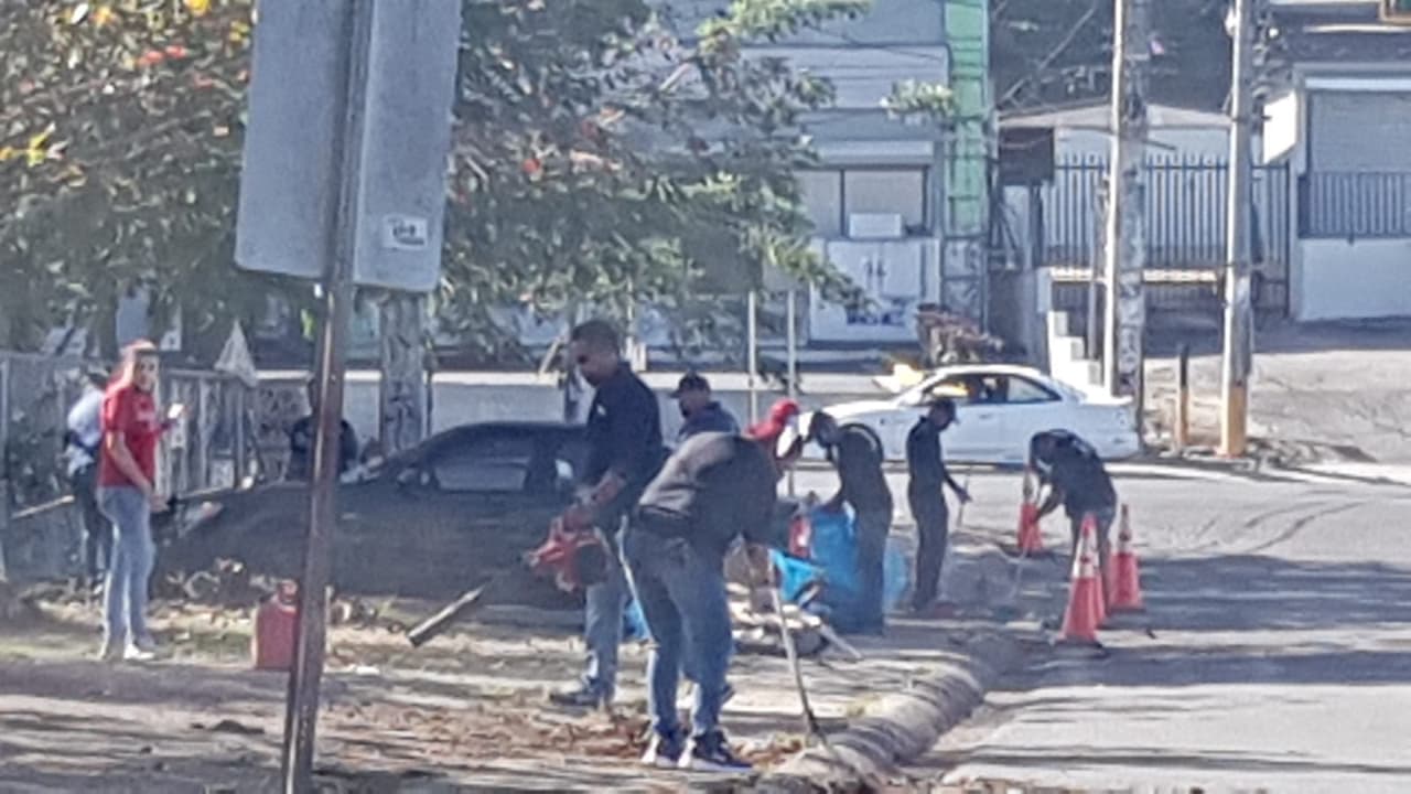 Finalmente, hicieron una campaña de orientación por el covid 19 con una guagua de sonido.