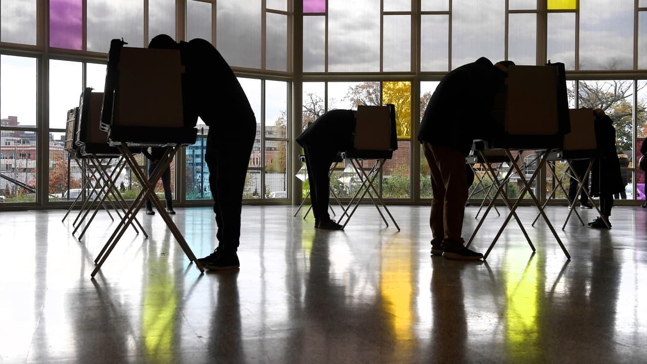 El demócrata Justin Elicker gana la reelección como alcalde de New Haven