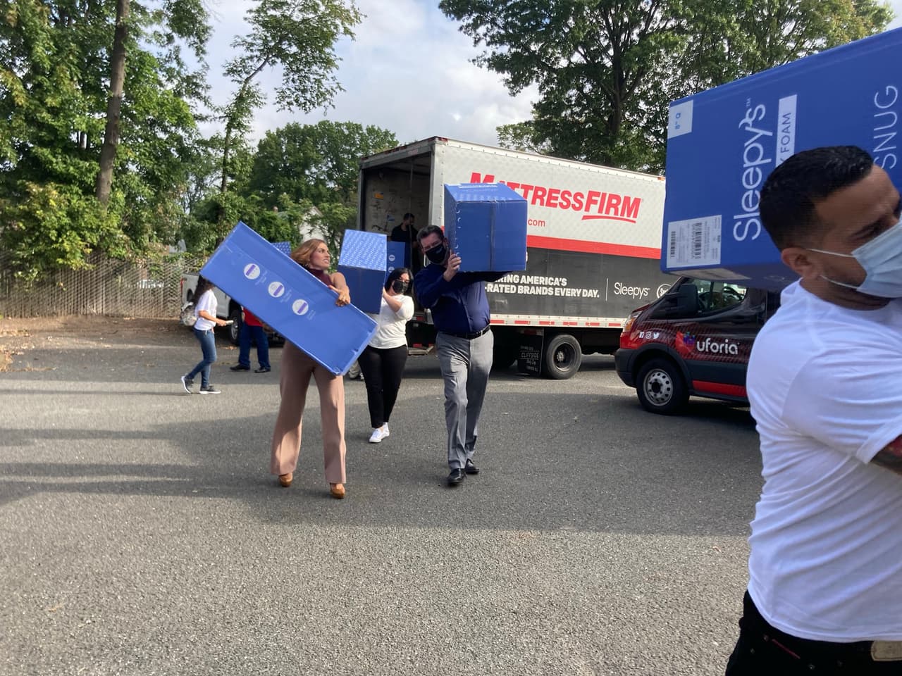 El paso de los 
<a href="https://www.univision.com/local/nueva-york-wxtv/estas-son-las-ayudas-para-damnificados-por-la-tormenta-ida-en-nueva-york-y-nueva-jersey-video">remanentes del huracán Ida</a> por Nueva York y Nueva Jersey fue devastador. Al menos 46 personas murieron en ambos estados, y cientos de residentes perdieron todos sus bienes materiales.