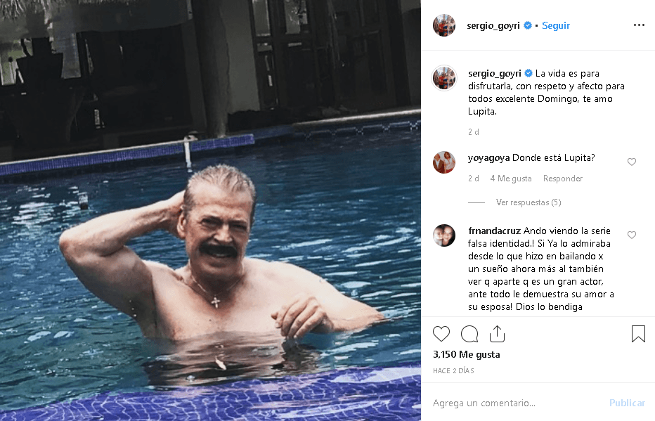 Con una foto desde una alberca, el actor le dedicó un amoroso mensaje este fin de semana a su futura esposa.