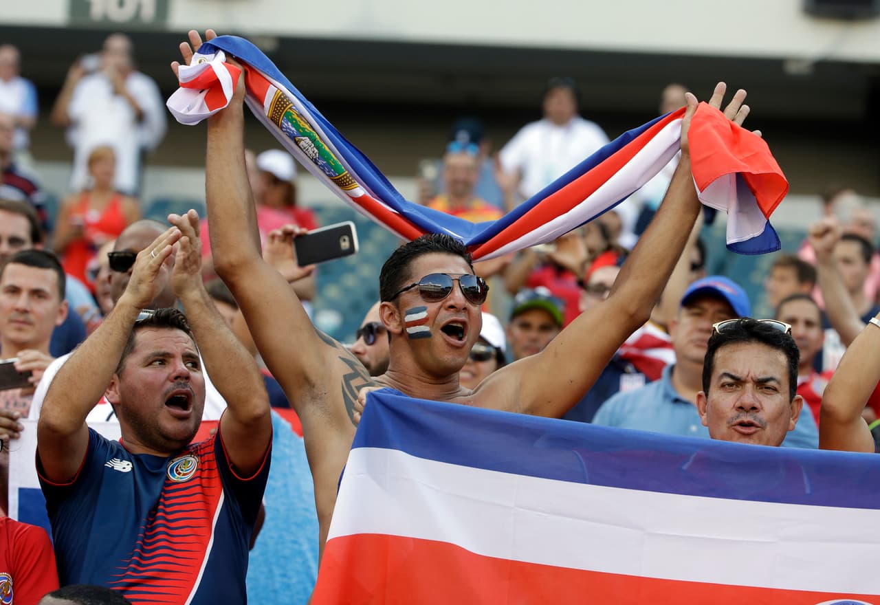 La temperatura en Philadelphia superó los 90F pero eso no detuvo la fiesta de la Copa Oro antes del Costa Rica-Panamá y EEUU-El Salvador