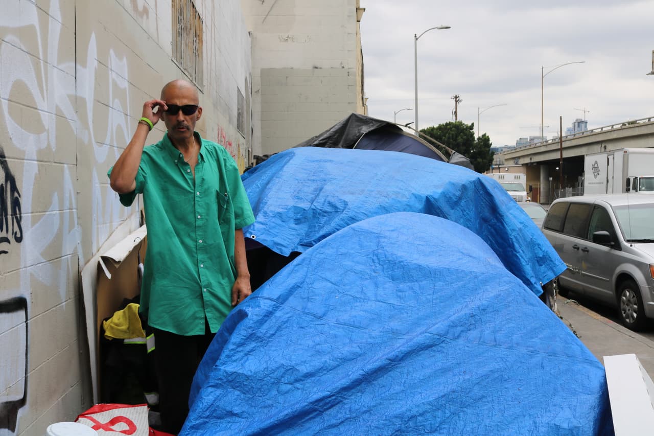Congresista de California presenta Ley de Declaración de Emergencia para personas sin hogar 