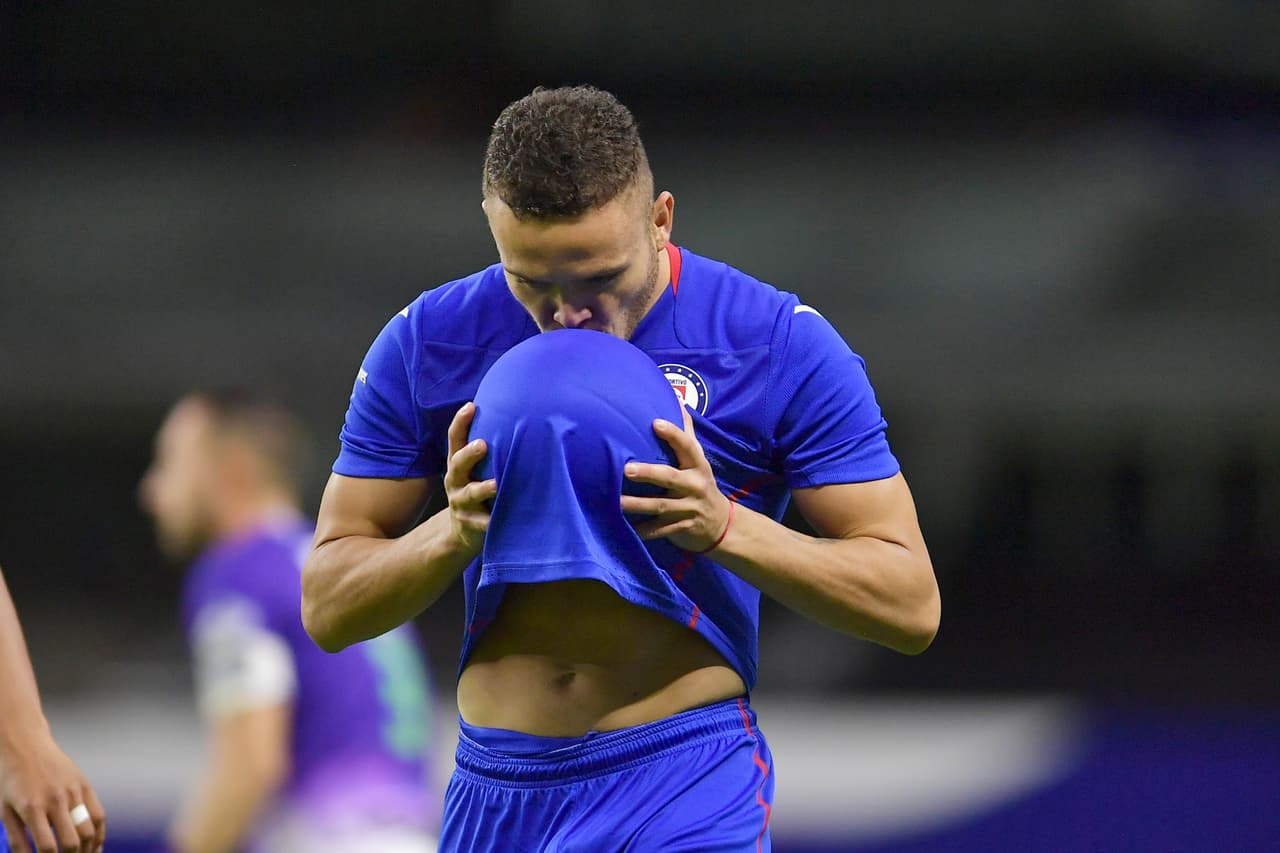 Con asistencia de Santiago Giménez, ‘Cabecita’ (48’) marcó el segundo para los locales