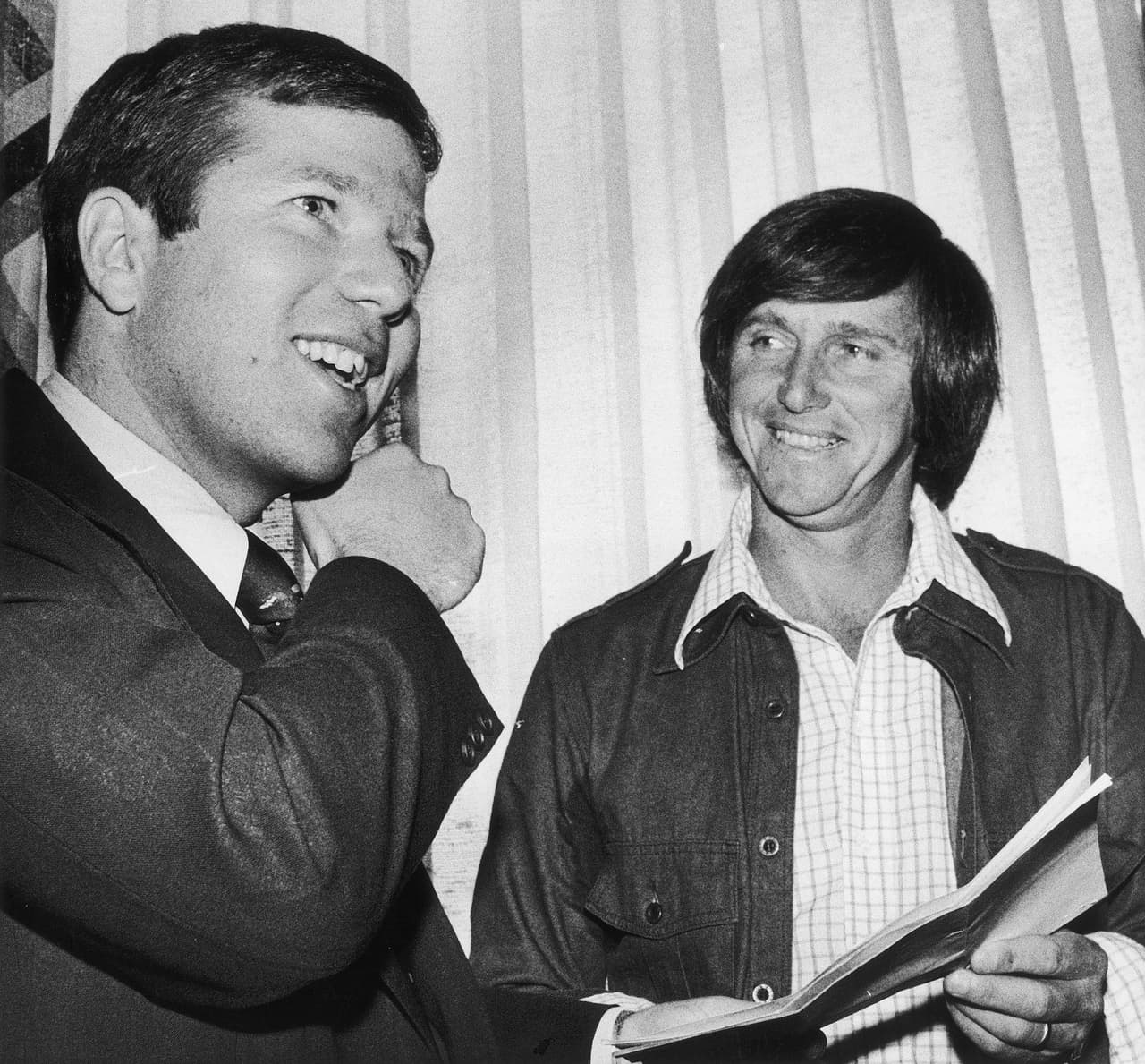 <b>Siempre soñó con los Patriots</b>
<br>- "Éramos fanáticos; conocíamos todos los trucos", aseguró Kraft.
<br>- Los Patriots perdían muchos juegos en aquel entonces, eran una franquicia perdedora, también existía un gran derroche en millones de dólares. 
<br>- "Solía sentarme en esas gradas y soñar con lo que haría si fuera dueño del equipo", comenzó a insinuar Kraft cuando visitana Schaefer Stadium con solo 30 años.