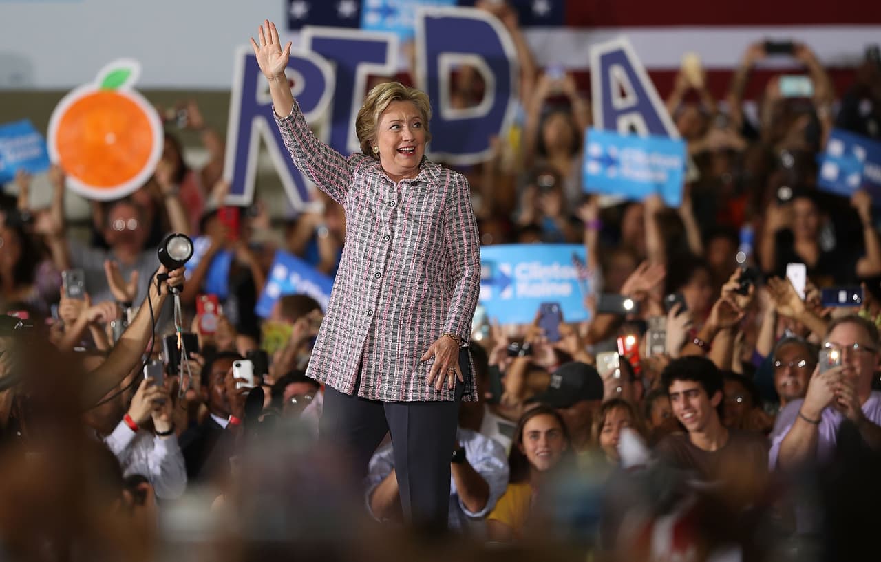 Hillary Clinton corteja a las minorías de las que depende para ganar Florida, el estado más disputado