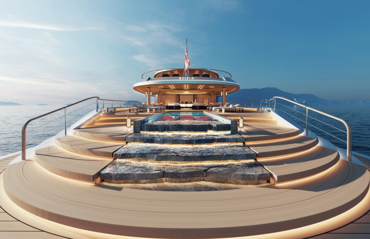 "Este yate, con una configuración de cinco plantas, ha sido diseñado para proporcionar a quienes están a bordo la mayor proximidad posible al agua, su cubierta de popa presenta una serie de plataformas que caen en cascada hacia el mar, y su gran plataforma de baño permite a los pasajeros disfrutar de la experiencia de bañarse al mismo nivel del mar", concluyó Sinot.
<br>
