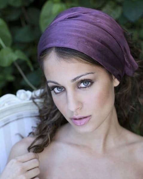 La actriz española de ascendencia árabe protagoniza la nueva serie de UniMás El Príncipe. No dejes de deleitarte con su belleza y sisfruta sus mejores fotos aquí: