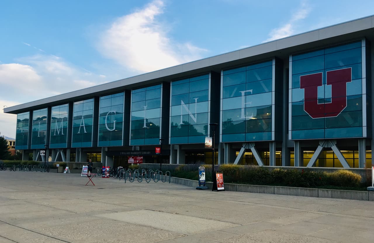 <b>Utah:</b> En este estado se permite a estudiantes indocumentados pagar matrículas locales en instituciones de educación superior si se graduaron de secundaria en Utah o fueron a un bachillerato local durante los últimos tres años. Adicionalmente, desde 2015, también se les permite aplicar a las becas que otorgan las universidades y colegios comunitarios públicos.