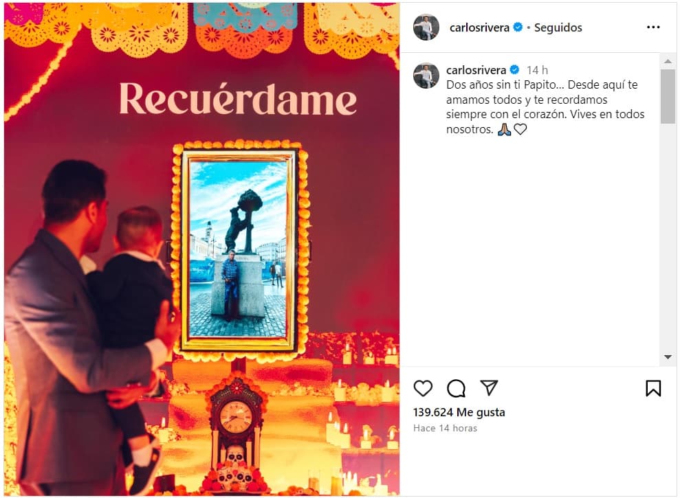 Carlos Rivera recordó, junto a su hijo León, a su difunto papá.