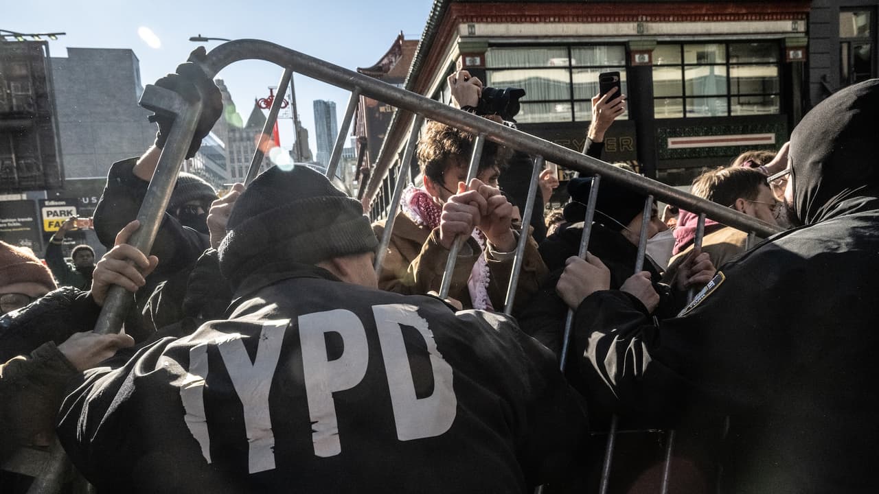 Tensión en las calles de Manhattan por presunto operativo de ICE.