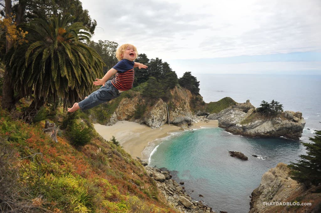 Padre bloguero le enseña 'a volar' a su hijo con síndrome de down