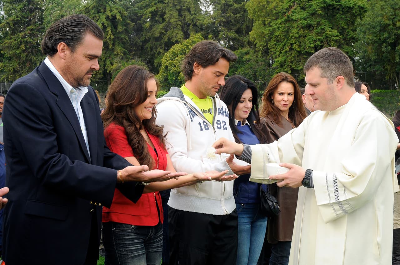 Ante las cámaras ellos han negado todos los rumores, aunque Karyme reconoció en 2018, en el programa 'Intrusos', que fue víctima de bullying por parte de un actor extranjero, aunque no dio nombres.