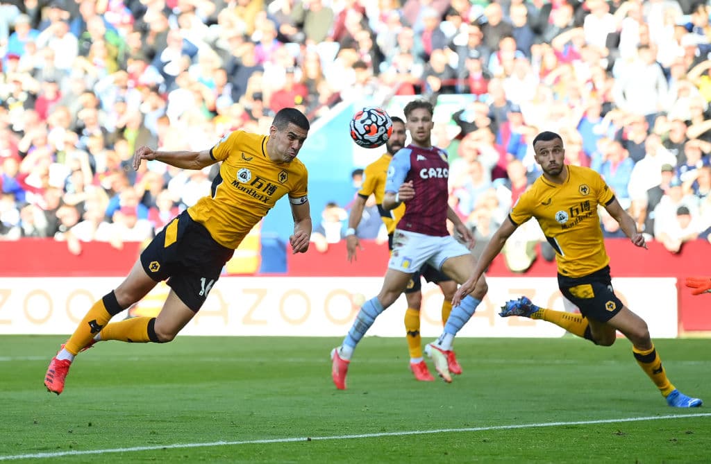 Con goled de Romain Saiss al 80, Conor Cody al 85 y Rúben Nevez al 90+5 Wolverhampton logra remontar una desventaja de 2-0 para vencer 2-3 en su visita al Aston Villa