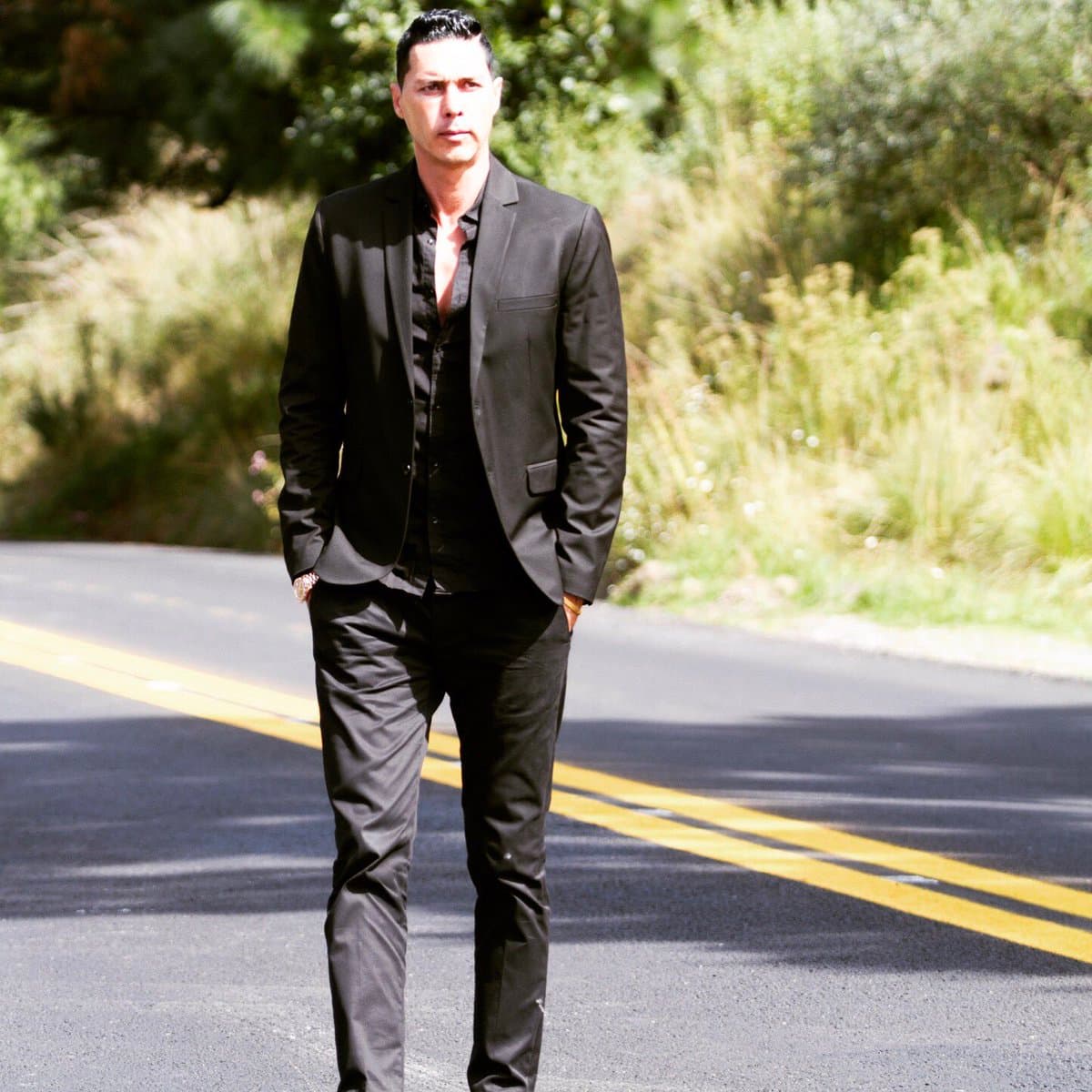 En entrevista exclusiva para Univision Entretenimiento, el actor confesó que la cocina no se hizo para él. Pero los frijoles negros son su platillo favorito.