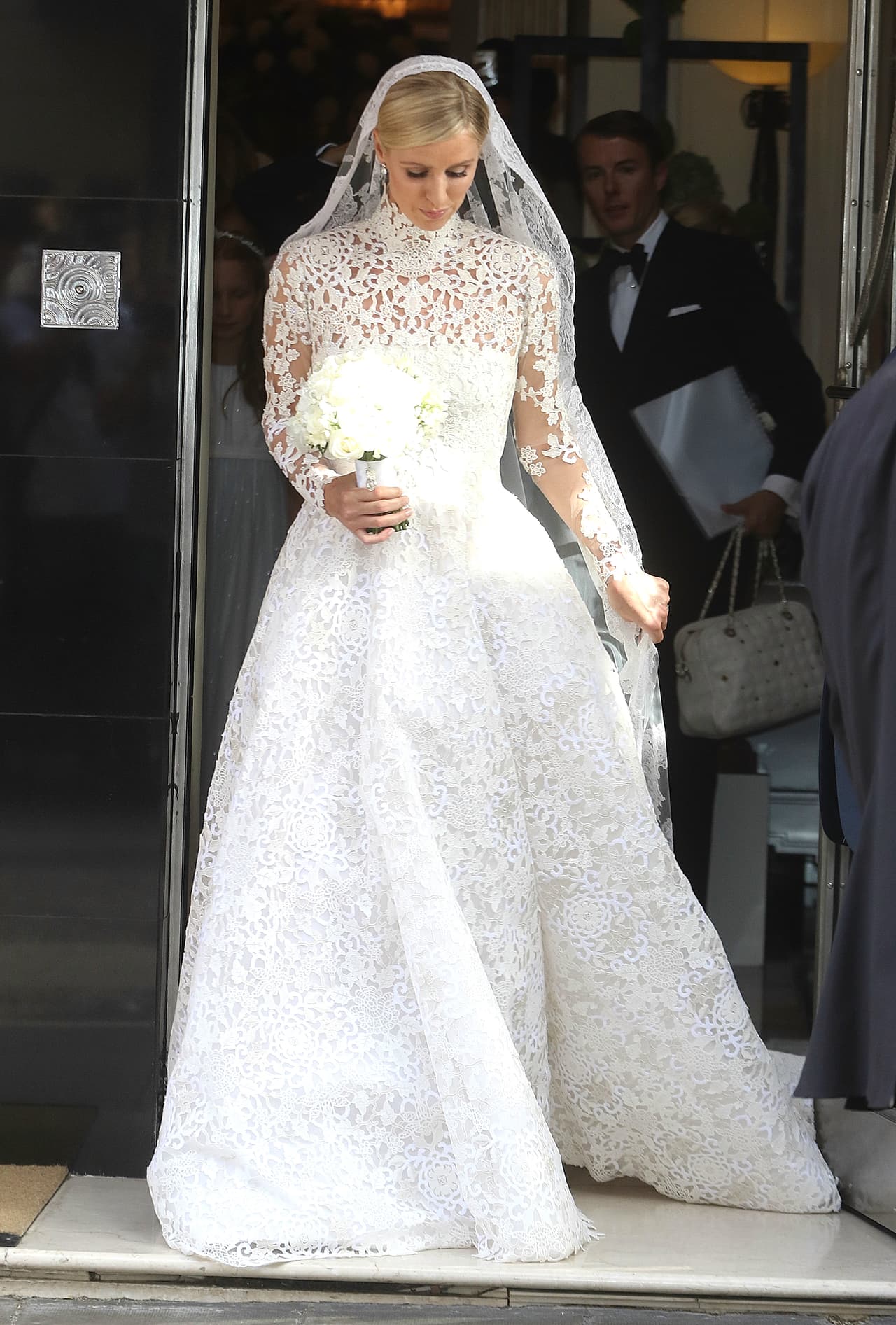 Su vestido fue bastante voluminoso.