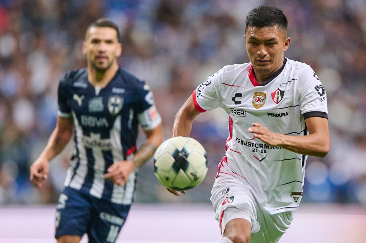 Rayados de Monterrey tuvo un partido muy gris y apenas pudo sacar un punto ante un Atlas que tampoco generó opciones pese a quedarse con un hombre más en gran parte del segundo tiempo.