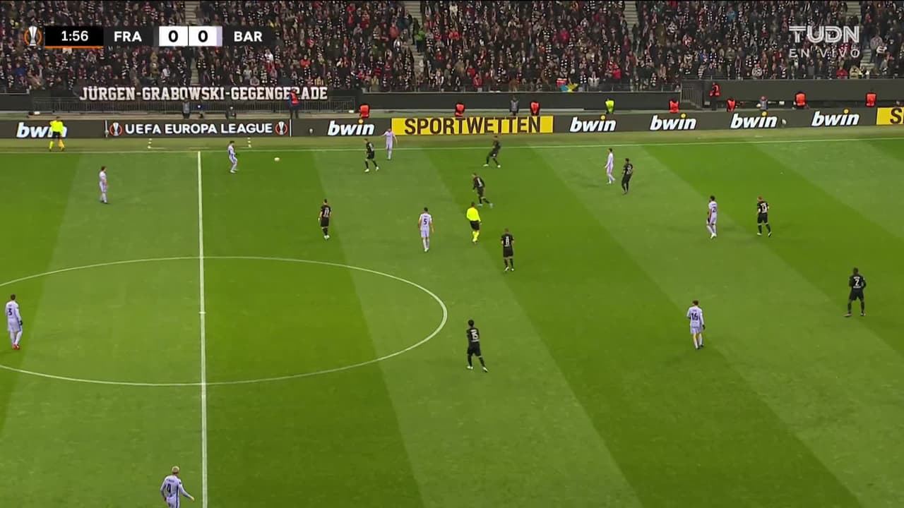 ¡TIRO ATAJADO! disparo por Ferran Torres.