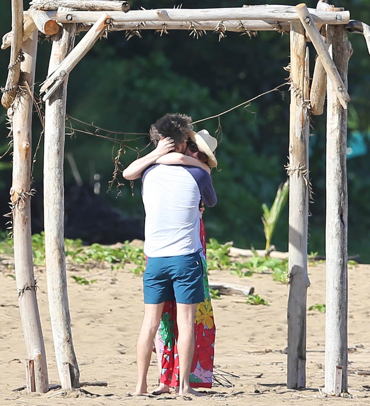 No pararon de abrazarse y darse apapachos.