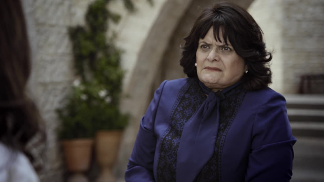 Luego de que Débora fuera expulsada de la familia por su marido Gedeón, ella trató de ayudarla y le envió ropa y dinero, demostrando que a pesar de ser una mujer controladora, haría cualquier cosa por sus hijos.