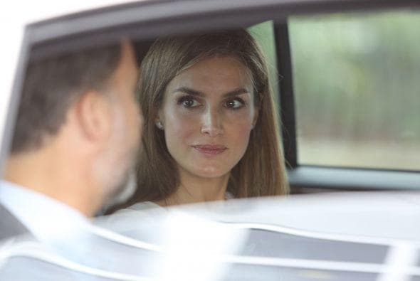 Los medios de noticias dura, sin embargo, guardaron distancia. No se hicieron eco de la noticia, que ocupó la primera plana de 
<b><i>Neue Post,</i></b> una revista de páginas a color que cuenta con una circulación de 1.8 millones copias, y que generó todo tipo de especulación.