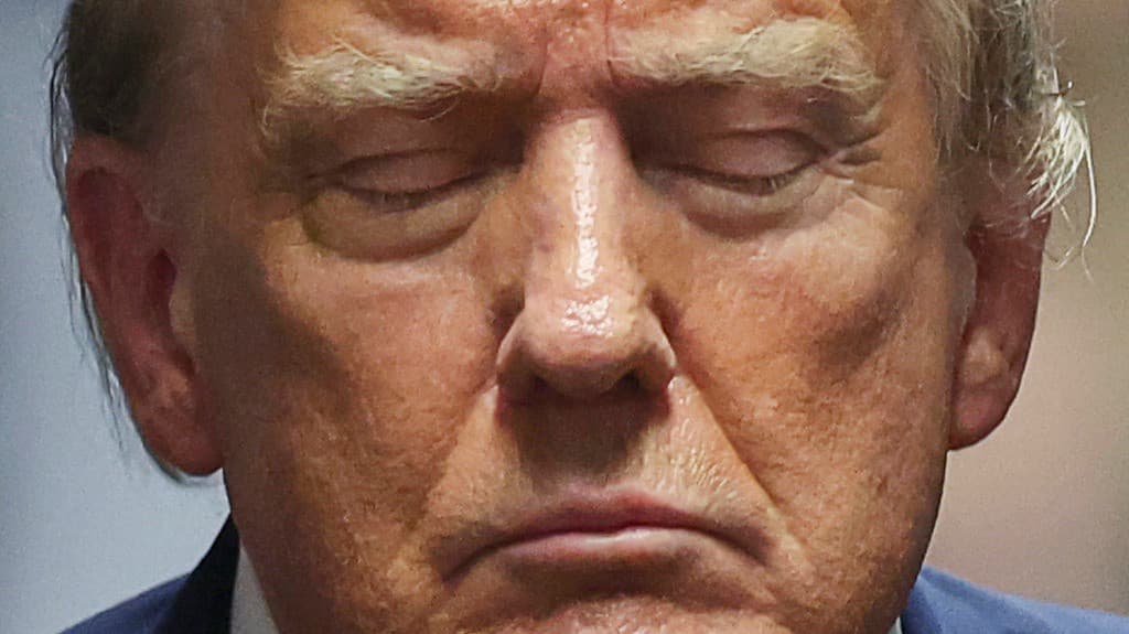 Cinco veces en que las cámaras han captado a Trump luchando para no dormirse en público