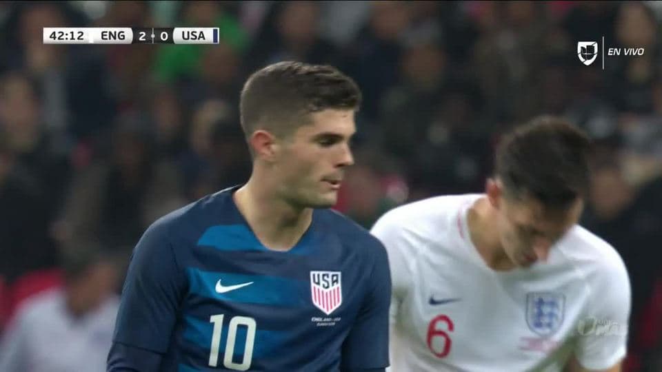 Tiro desviado de Christian Pulisic
