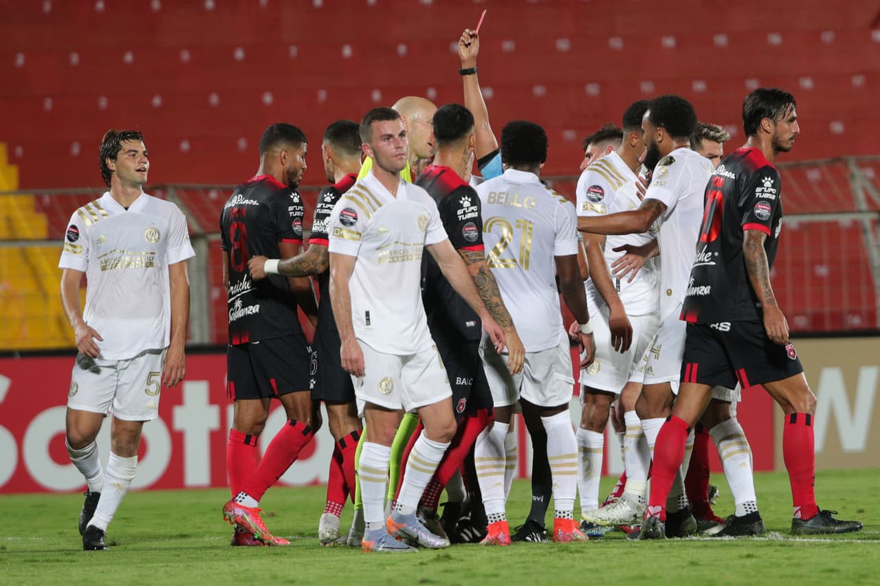 Con solitario gol de Ezequiel Barco, Atlanta United vence 0-1 al Alajuelense y toman una importante ventaja en los octavos de final.