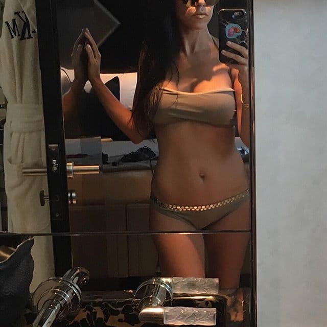 No ha parado de presumir su vientre plano.