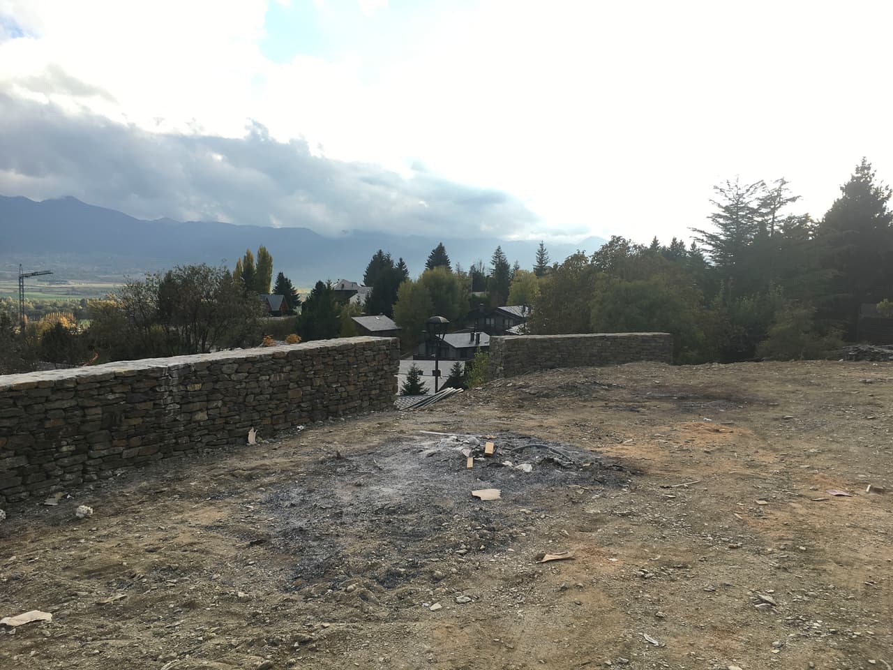 Los trabajadores de la construcción revelaron a Vanitatis que la residencia está edificada en un terreno de 2000 metros cuadrados.