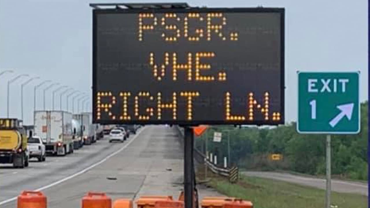 Los puntos de control fueron instalados el domingo en todos los condados que están entre Texas y Luisiana.