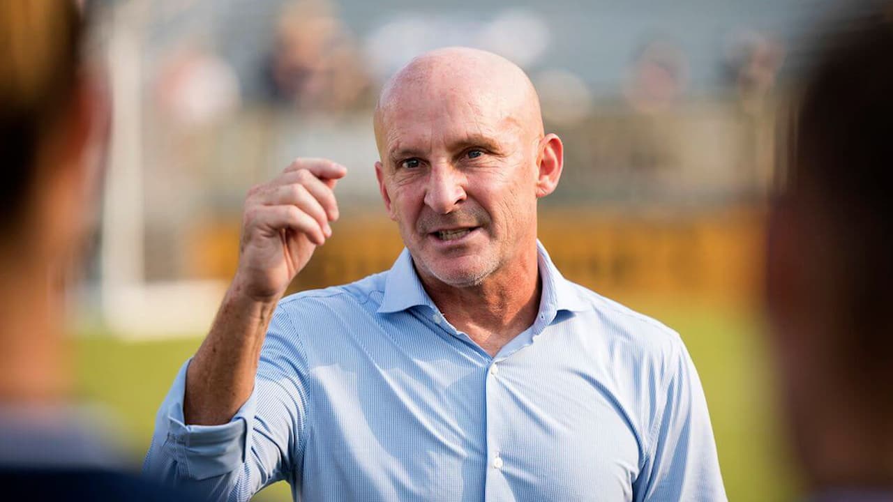 Despiden a Paul Riley, DT femenil, por acusaciones de coerción sexual