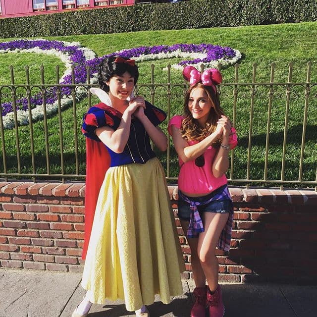 Junto a su princesa favorita, Blancanieves.