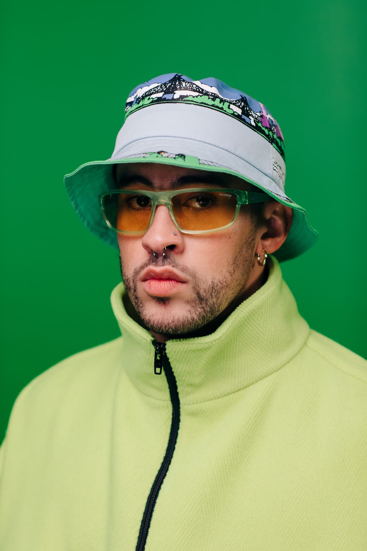 El cantante de género urbano 
<b>Bad Bunny</b> tiene nueve nominaciones este año a Latin GRAMMY y fue de los primeros en confirmar su presencia a esta fiesta. Tendremos su participación desde San Juan, Puerto Rico.