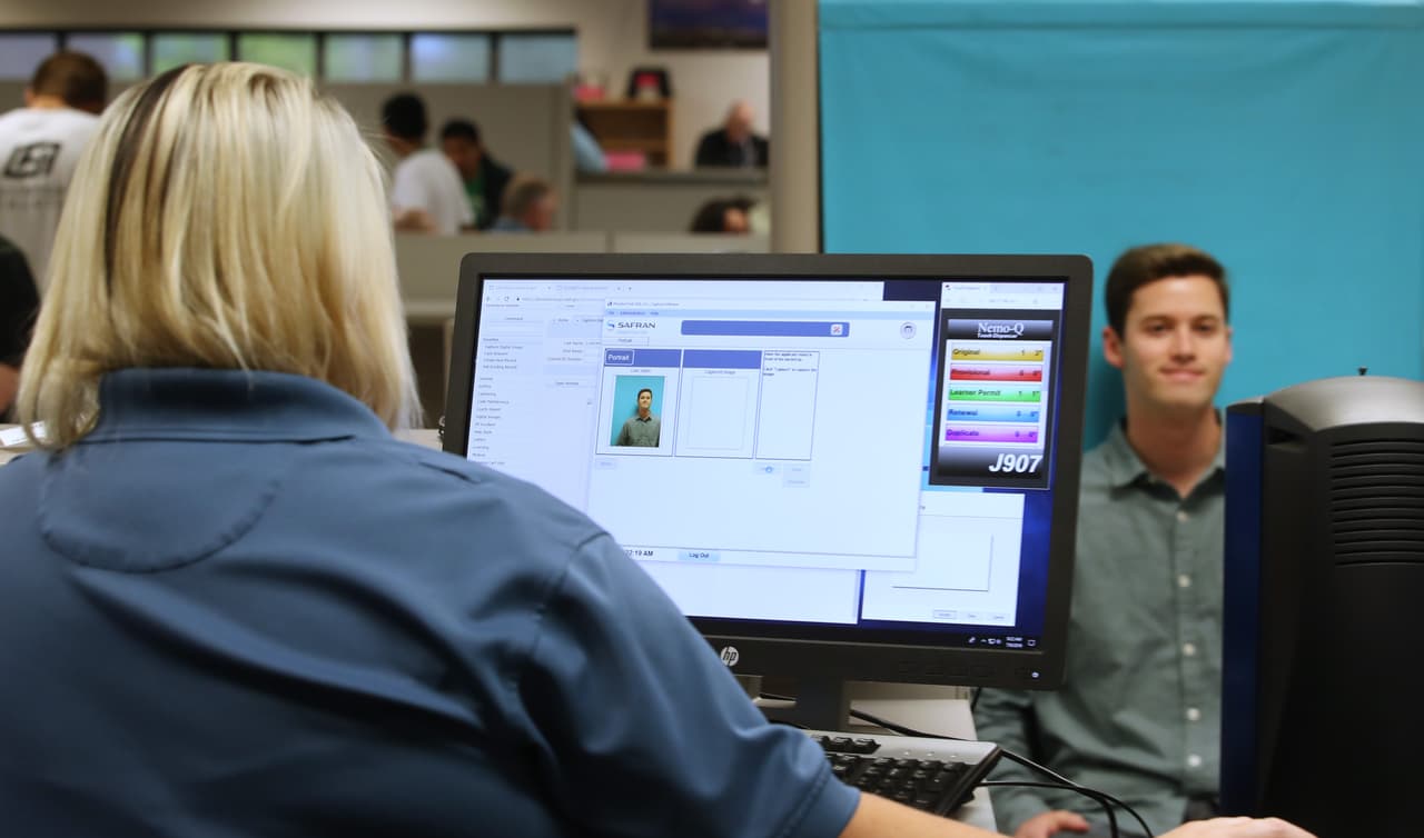 Estos son los trámites migratorios en los que el gobierno no pedirá datos biométricos