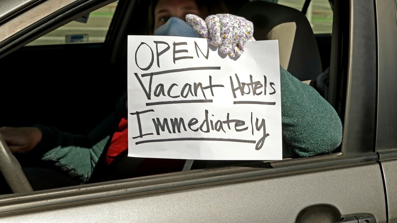 Hallan laboratorio de metanfetaminas en hotel que servía de albergue para infectados de coronavirus