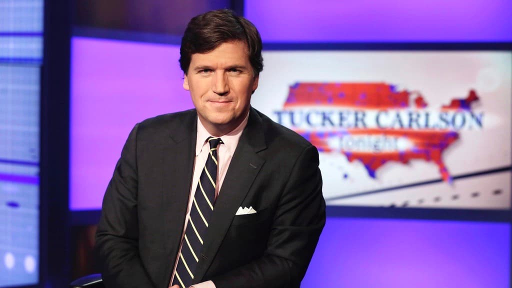 El polémico presentador Tucker Carlson sale sorpresivamente de Fox News