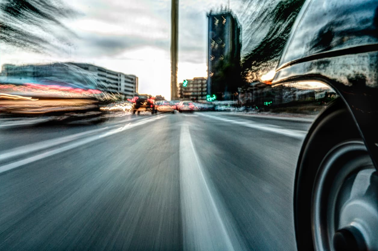 Las autoridades intentan determinar si la sospechosa llegó hasta ese edificio en un automóvil de algún posible cómplice.
<br>