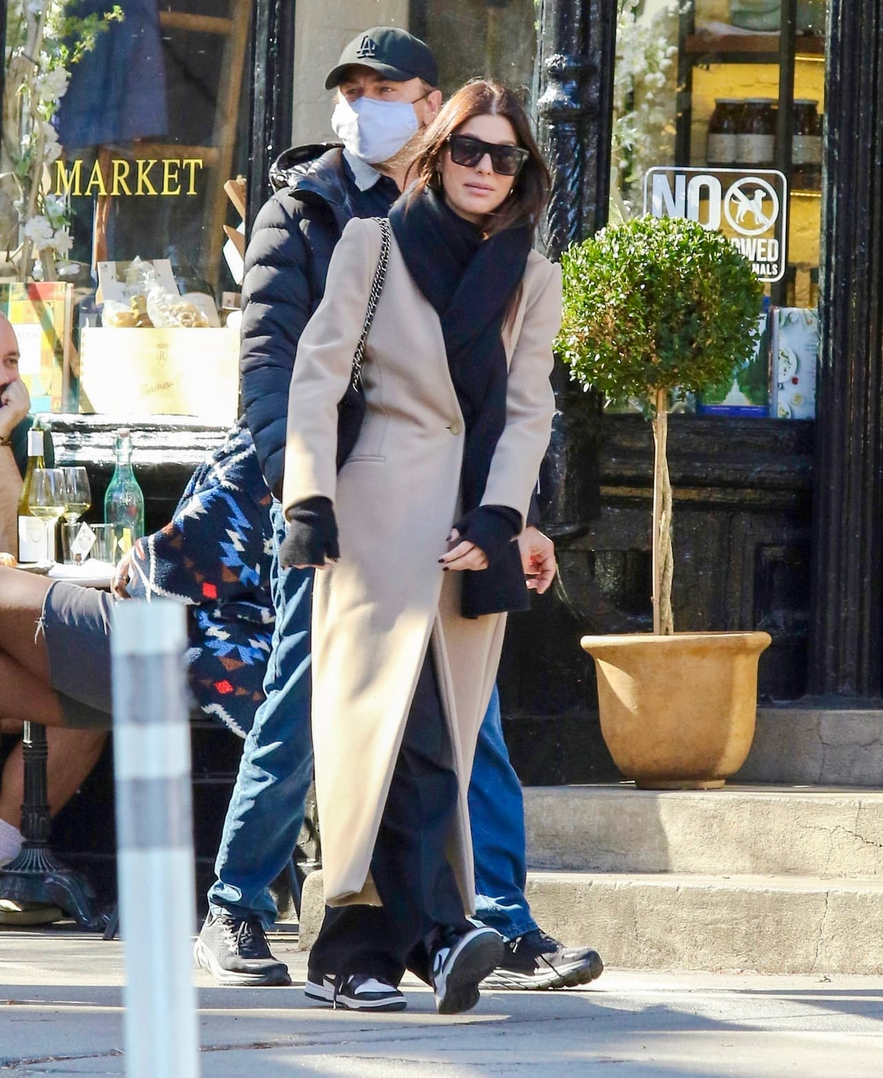 <b>Camila Morrone</b>
<br>La primera vez que Leonardo y Camila fueron vistos juntos fue en diciembre de 2017, pero de acuerdo con ‘La nación’ su relación se hizo pública hasta abril de 2018.