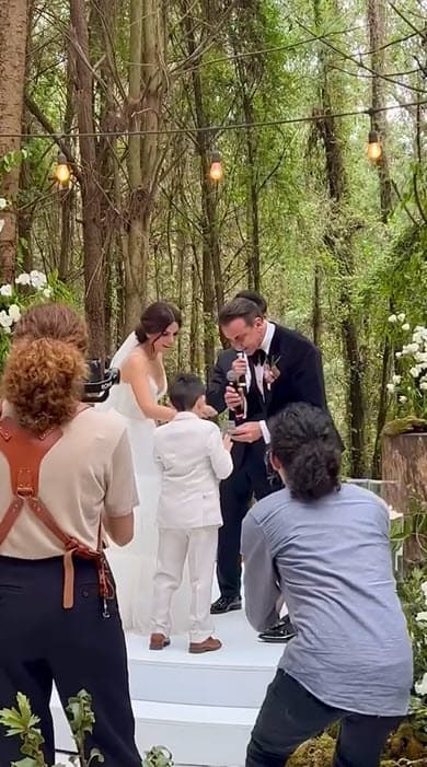 Ahora, la pareja se alista para una nueva aventura juntos, pues serán los
<b><a href="https://www.univision.com/shows/el-gordo-y-la-flaca/lili-te-animas-karina-y-carlos-la-invitan-a-participar-en-la-isla-de-enamorandonos-y-la-flaca-responde-video" target="_blank">anfitriones de La Isla de Enamorándonos</a></b>, a estrenarse próximamente
<b> <a href="https://vix.com/es-es/canales?utm_medium=internal_referral&utm_source=univision&utm_campaign=evergreen&utm_content=ed_entertainment&utm_term=article" target="_blank">en Vix.</a></b>
<a href="https://vix.com/es-es/canales?utm_medium=internal_referral&utm_source=univision&utm_campaign=evergreen&utm_content=ed_entertainment&utm_term=article" target="_blank"> </a>
<br>