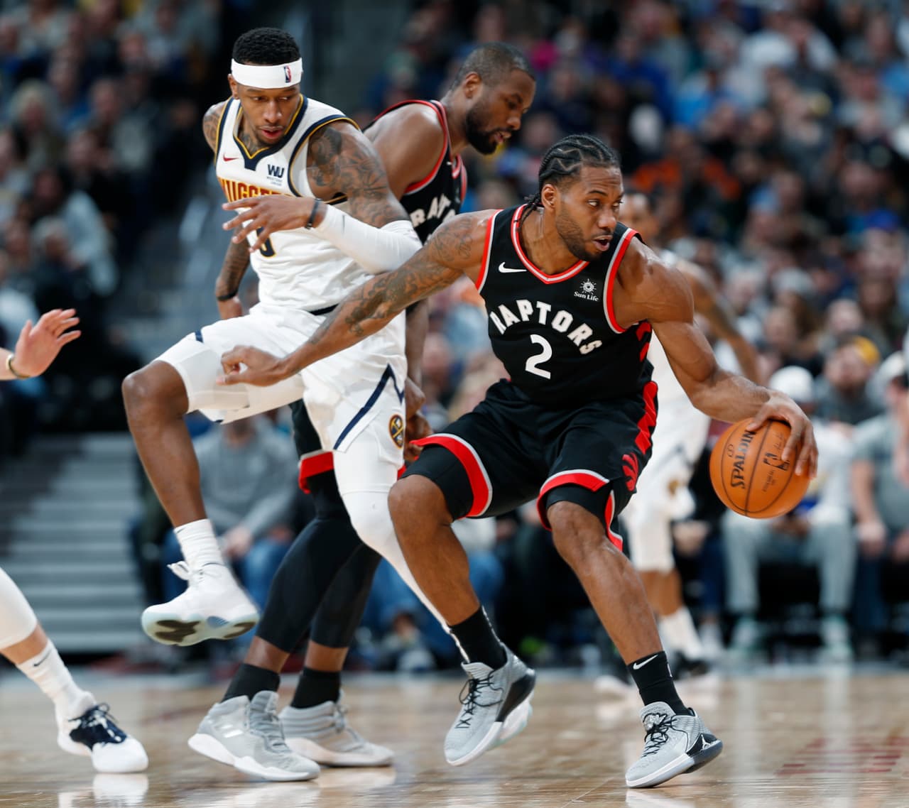 <b>7) Kawhi Leonard (Toronto Raptors)</b>. La gran ciudad canadiense le ha sentado de maravilla a Kawhi, promediando 26.4 puntos por encuentro y .491 en tiros de campo.