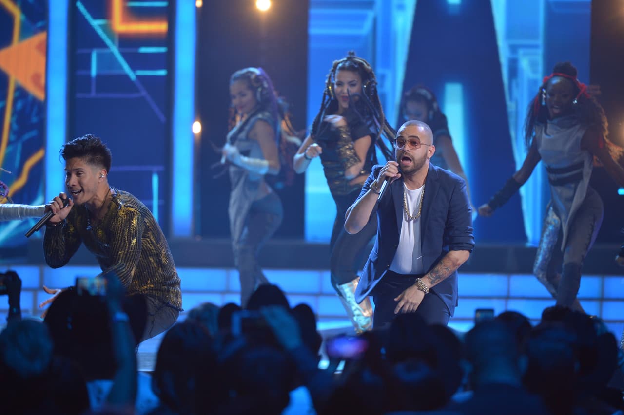 Lo único es que los trámites pueden retrasar algunas de sus presentaciones, aunque aún no se ha dicho nada al respecto.