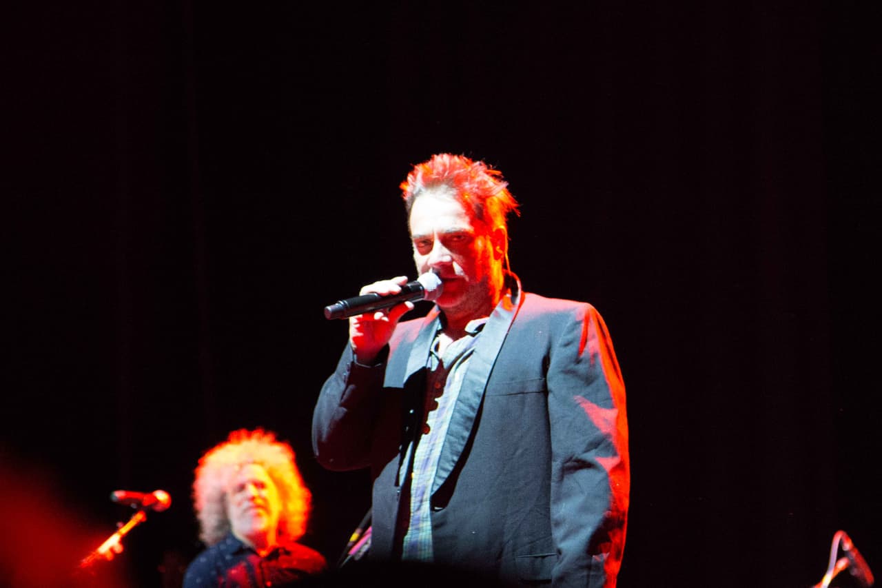 Vicentico y Los Fabulosos Cadillacs tocaron éxitos como 'Matador', 'Siguiendo La Luna' y 'Vasos Vacíos' a la vez que novedades de su último disco La Salvación de Solo y Juan.