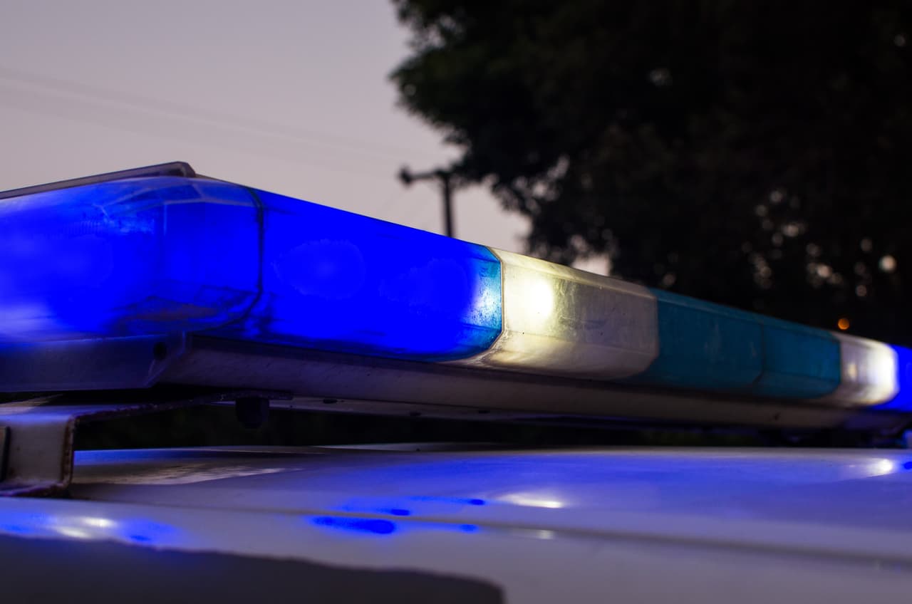 "Me pegó y lo acuchillé": Mujer asesina a su pareja y lo entierra en el patio de su casa