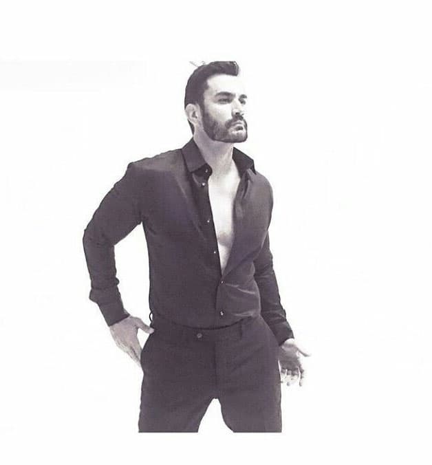 El galán está muy entusiasmado con el proyecto: "La gratitud debe ser un acto constante de cada momento, de cada día... más cuando llega la noche y solo queda decir al cielo... Gracias...", escribió en su cuenta de Instagram.